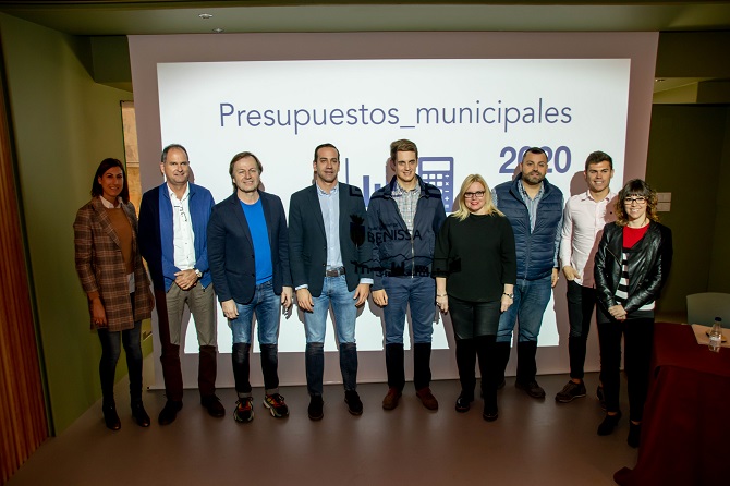 El equipo de gobierno de Benissa al completo.