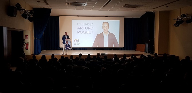 El multitudinario mitin contó con la presencia de unas 200 personas