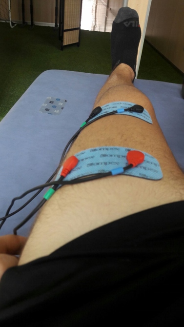 Imagen de archivo de una de las sesiones de rehabilitacion del menor lesionado.