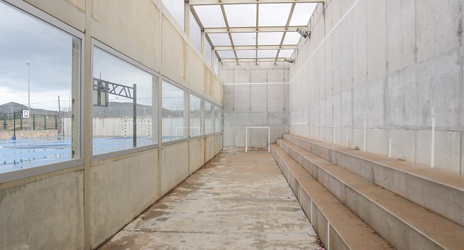 Pilota a l'escola. Así luce en la actualidad el trinquete del colegio Manuel Bru