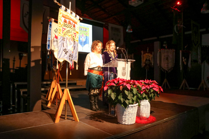 Las presentadoras del acto, Celia Ivars y Yasmin Alegra Köhle.