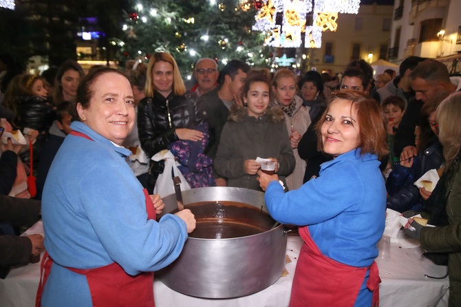 ... ni faltó el tradicional chocolate caliente.