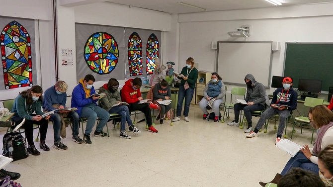 Las familias solicita ayudas a las administraciones locales para subsanar las carencias del centro provisional en Benissa.