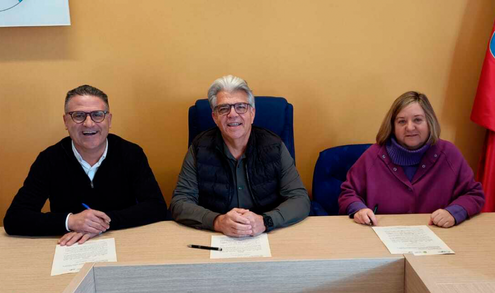 Firma del convenio del Consorci Mare con el Ajuntament de Ll&iacute;ber