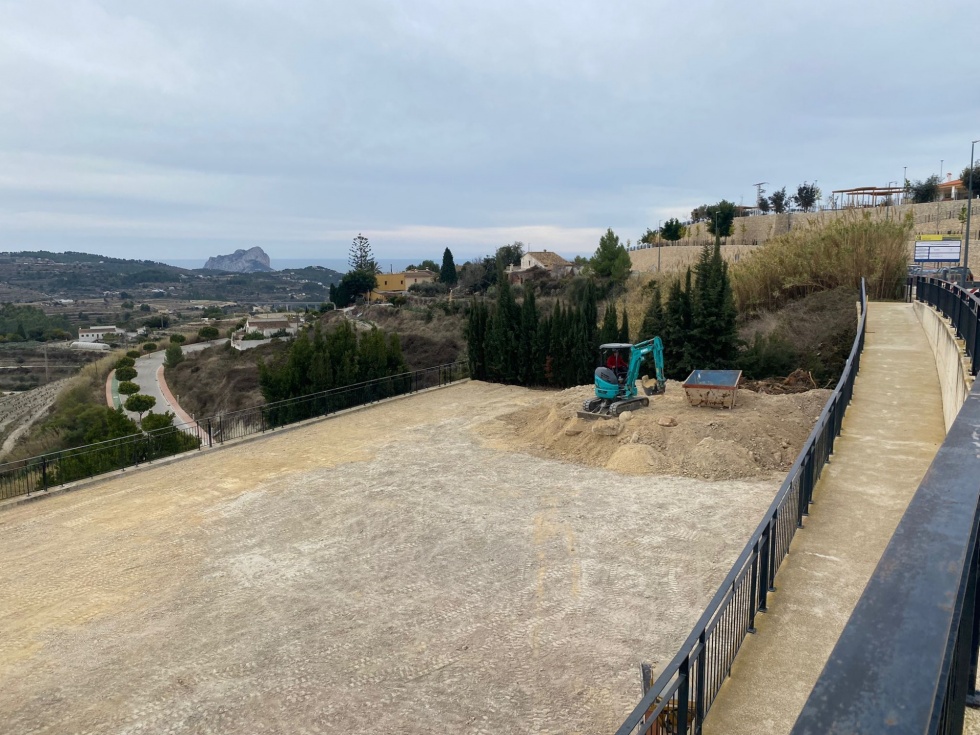 Ya están en marcha las obras de las pistas multideportivas de Beniver