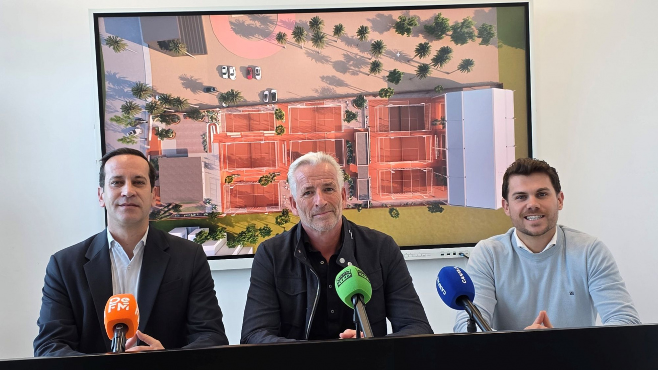 De izquierda a derecha, Arturo Poquet, Lucas Moens y Adri&aacute;n Cabrera