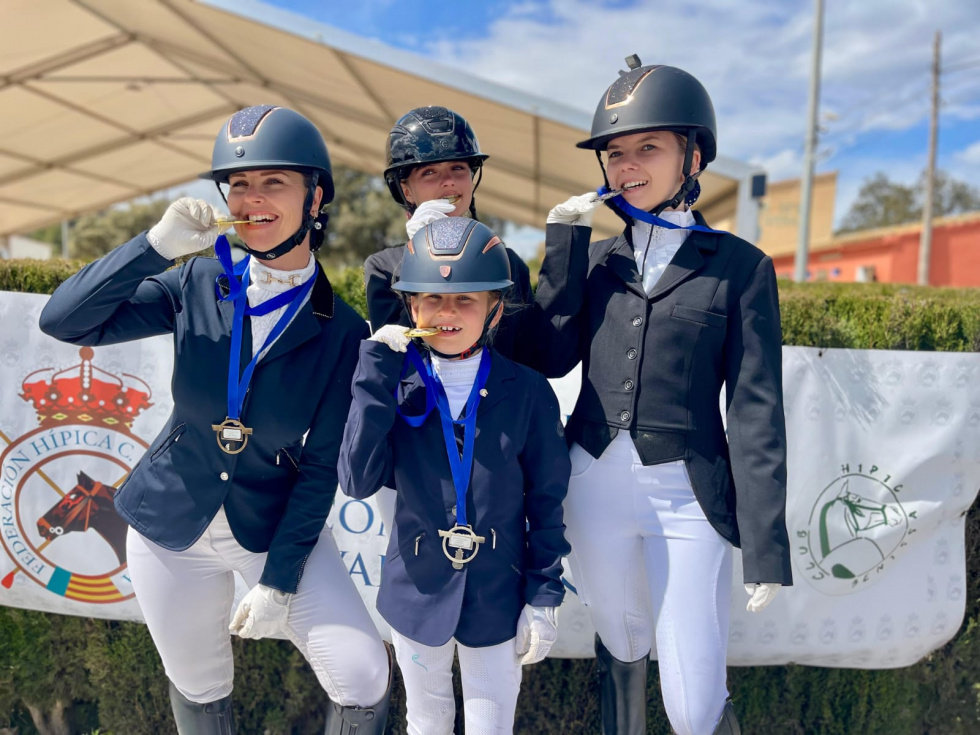 El Club Hípica Benissa firma una destacada actuación en el CDA Fase A de la Liga FHCV y Copa Precval