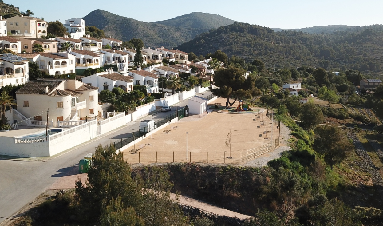 Nueva zona recreativa en Senija Francisquet de Minxo