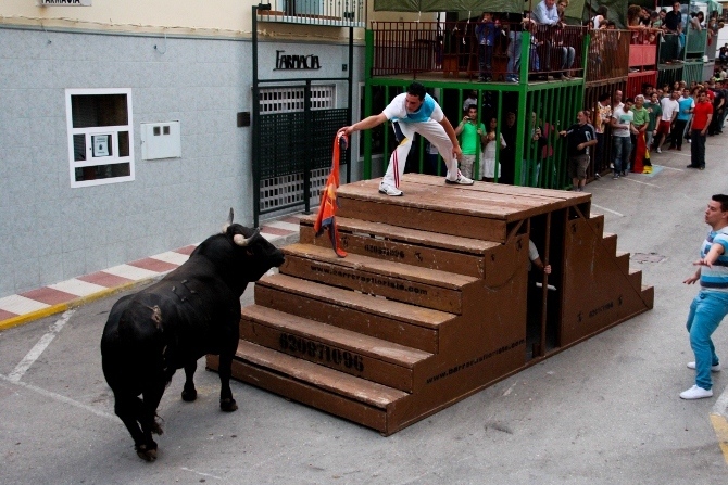 Programación fiestas patronales Senija 2024. Jueves 9 de mayo. Bous al carrer