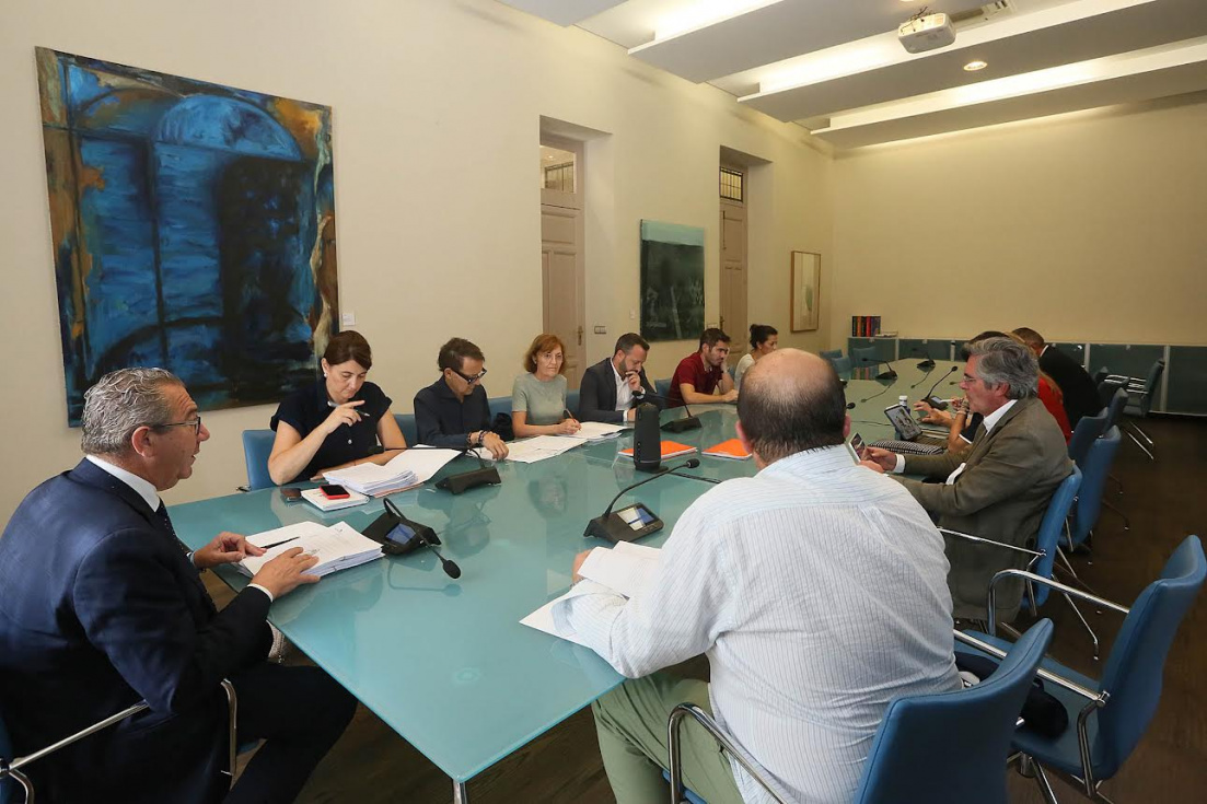 El Consejo Rector de SUMA durante la reuni&oacute;n en la que se aprobaron las cuentas para 2027