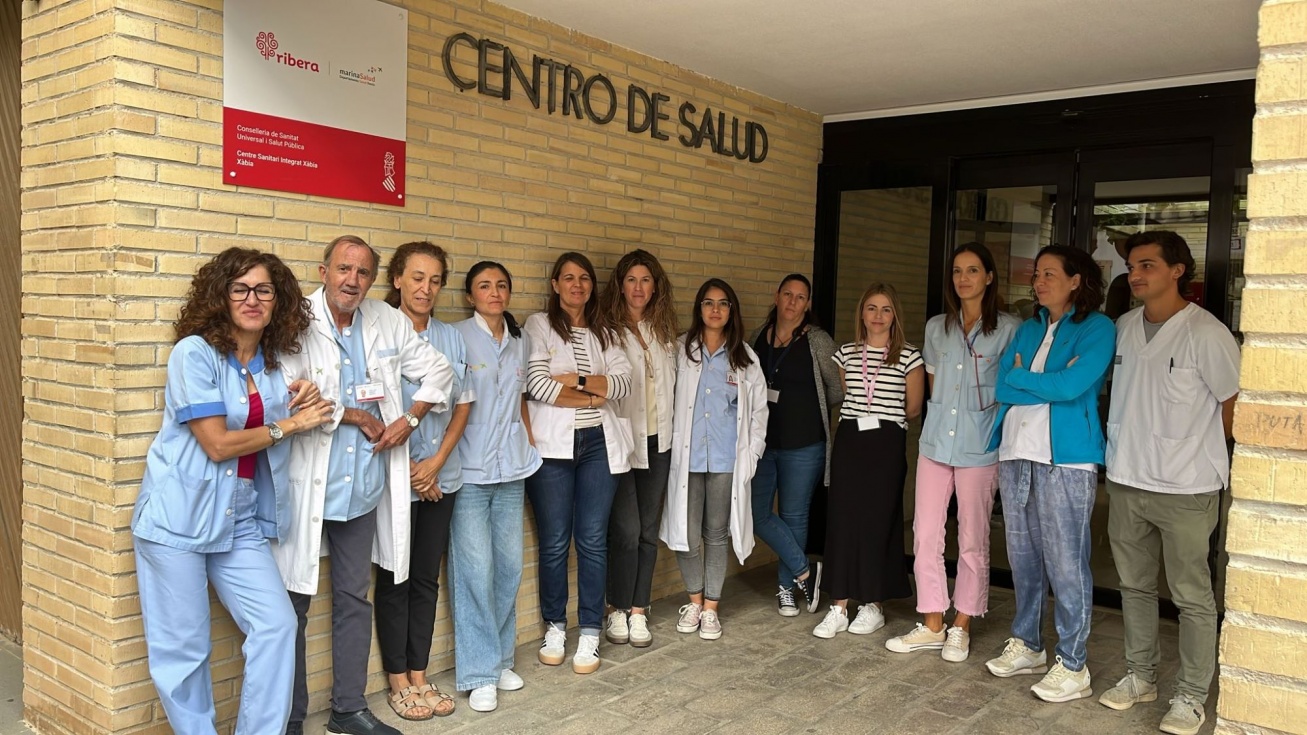 Concentración a las puertas del Centro Sanitario Integrado de Xàbia