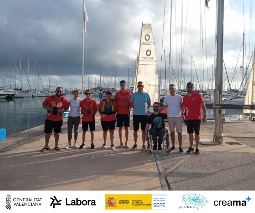 El alumnado de La Marina se acerca al mar para conocer sus posibilidades de futuro