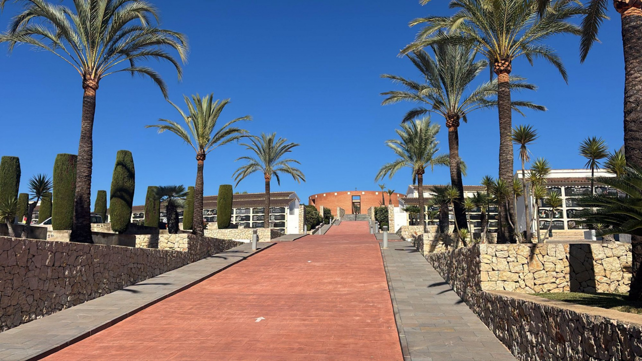 Benissa amplía el horario del cementerio y habilita transporte especial por Todos los Santos