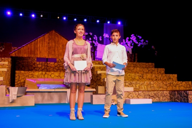 Julia Santacreu  Molines y Joan Crespo Gadea presentadores del acto de la elección de la Reina Infantil de las Fiestas Patronales de Benissa 2016