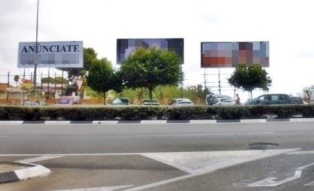 Benissa suspende un año las licencias de vallas publicitarias