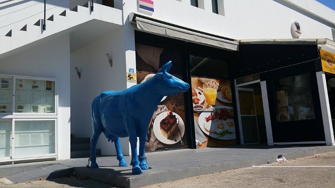 Roban en Benissa una vaca azul