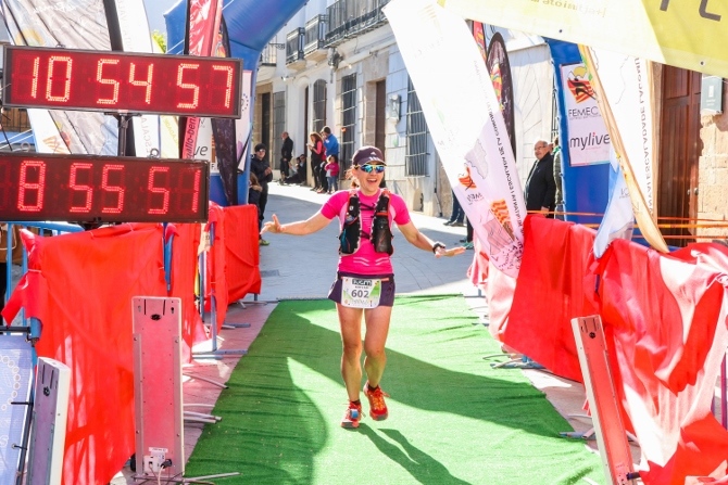 Con un tiempo de 10:54:55 y con el dorsal 602, Miryam Talens Belén se alzó con la segunda posición.